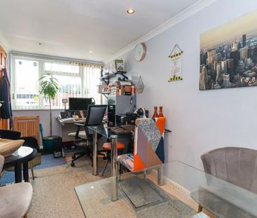 4 bedroom detached house to rent - Photo 2