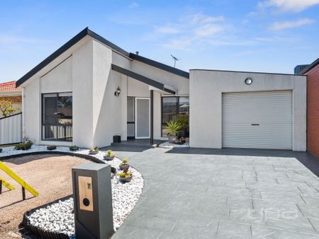 THREE BEDROOM HOUSE - Photo 2