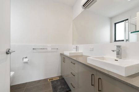 Fully furnished beachside home - Photo 4