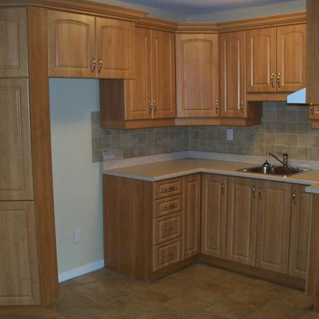 4 1/2 à louer Sherbrooke Ouest. Chauffage et eau chaude incluse. Wifi inclus. - Photo 3