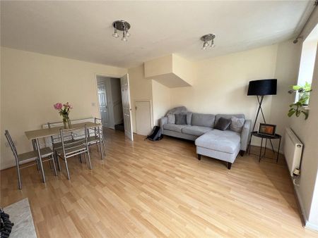 3 bedroom semi-detached house to rent - Photo 4