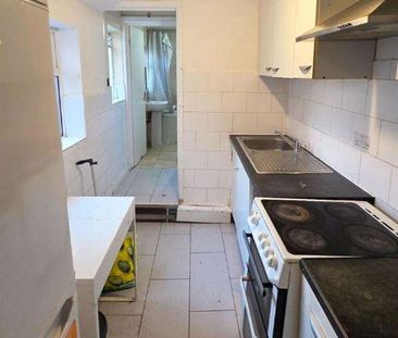 Field Road, London, E7 - Photo 6