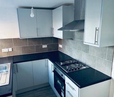 2 bedroom terraced house to rent - Photo 3