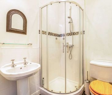 Lovely riverside apartment in a highly sought-after conservation ar... - Photo 6