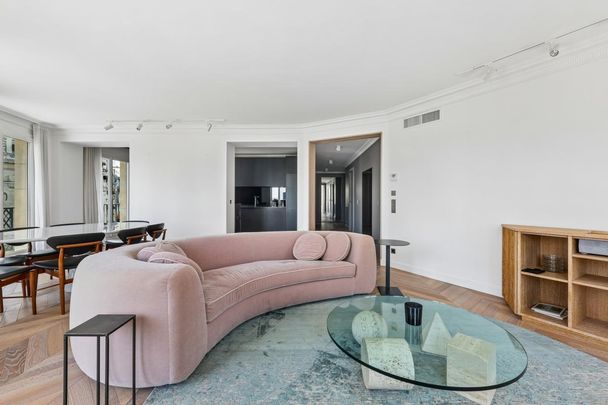 Location Appartement 5 pièces Meublé 130m² PARIS 8ème - Photo 1