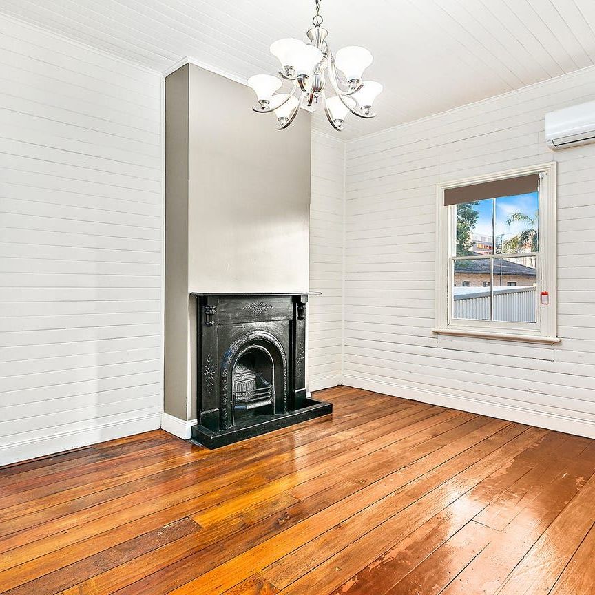 Older style neat and tidy three bedroom home - Photo 1