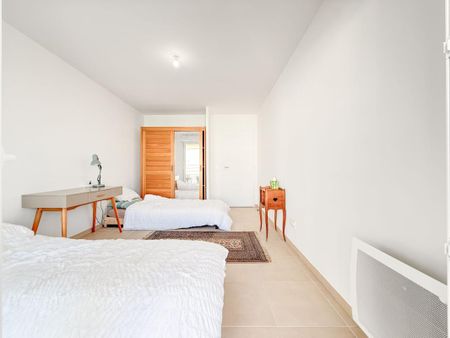 Location Appartement 3 pièces Meublé NICE 06300 - Photo 4