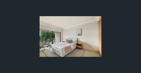 Family Home with Breathtaking Harbour Views - Photo 4