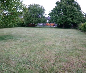 Helle 3-Zimmer-Wohnung mit Einbauküche und Stellplatz in Ehmen - Photo 1