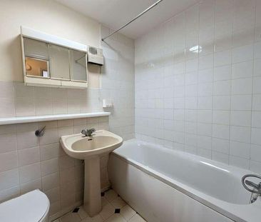 Pyegrove Chase, Forest Park, Bracknell, Berkshire, RG12 - Photo 1