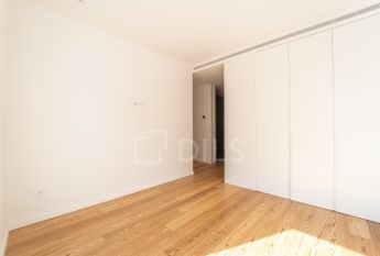 Apartamento T3 com varanda, novo, com vista mar, em Vila Nova de Gaia