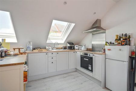 Studio to rent - Photo 2