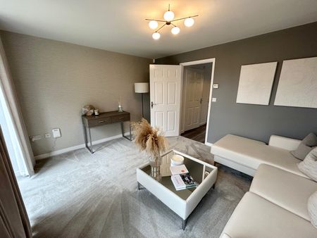 3 bedroom semi-detached house to rent - Photo 5