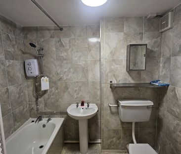 2 Bed Flat, Kings Mount, CH43 - Photo 1