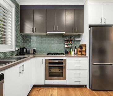 Style, Space & a Balcony in Prized Elwood Locale - Photo 6