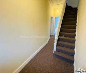 3 bedroom property to rent in Westcliff On Sea - Photo 1