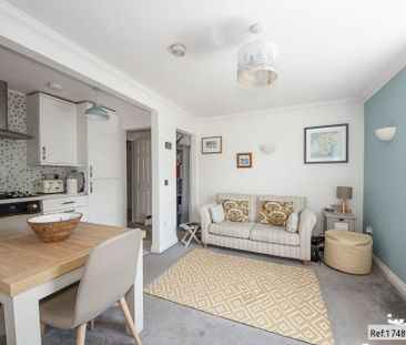2 bed Apartment in White Gables Rawlyn Road, Torquay, TQ2 6PQ - Photo 2