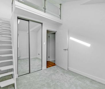 A spacious first floor apartment located within a gated development - Photo 3