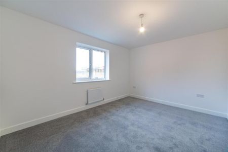 2 bedroom semi-detached house to rent - Photo 3