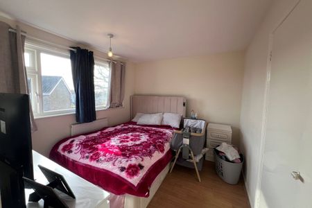 Eastfields - Photo 4