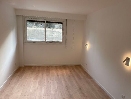 Appartement 4 pièces 112m2 MARSEILLE 6EME 1 630 euros - Photo 4