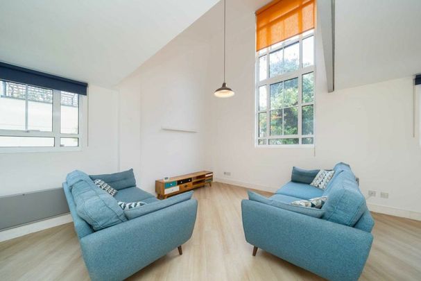 Manor Gardens, Islington, N7 - Photo 1