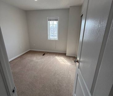 For Lease - 514 Candlestick Circle, Mississauga, Ontario - Photo 2