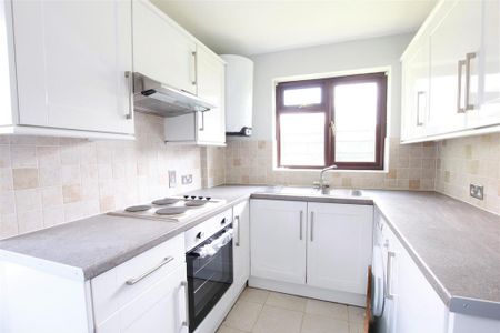 2 bedroom semi-detached bungalow to rent - Photo 4