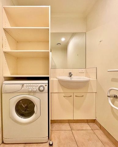 Central and Homely - Photo 4