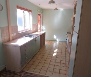 4 Glenfield Road, Lurgan, Craigavon, BT66 8EP - Photo 6