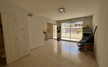 Appartement à louer 2 pièces • 43 m2 Cagnes-sur-Mer - Photo 2
