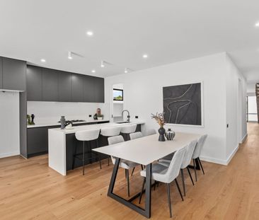 Brand New 4 Bedroom Townhouse! - Photo 4