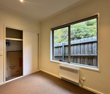 Strathmore - Photo 2