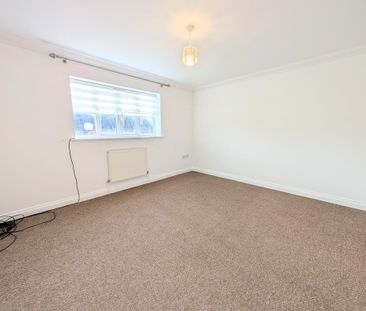 4 bedroom terraced house to rent - Photo 3