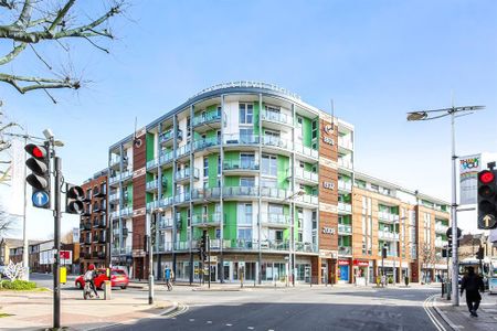 2 bedroom flat to rent - Photo 2