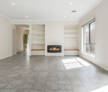 Sought After Location - 3 Bedrooms Plus Study - Photo 3