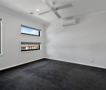48 Meadowlea Crescent, Pakenham VIC 3810 - House For Rent | Domain - Photo 6