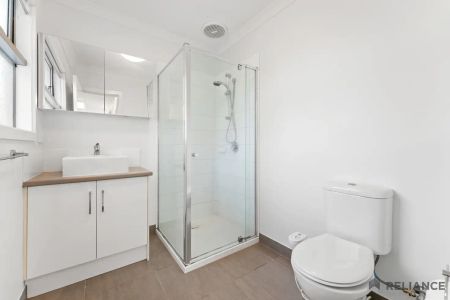 “Sunlight, Style, and a Sense of Home” - Photo 2