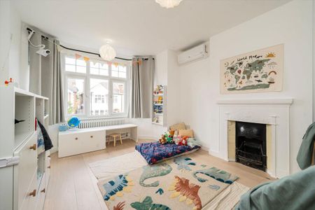 6 bedroom semi-detached house to rent - Photo 4