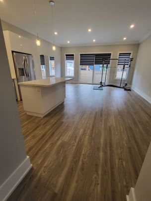 For Lease - 1048 Hansler Road, Welland, Ontario - Photo 1