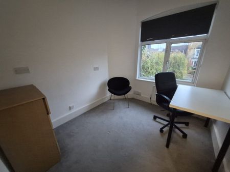 Hainualt Road, E11, Leytonstone - Photo 5