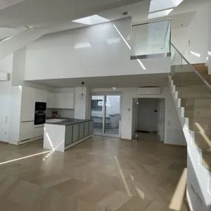 4 Zimmer-Maisonetten-Wohnung mit einer Terrasse und eigenem Studio im Oberbereich mit separatem zusätzlichem Eingang! - Photo 2