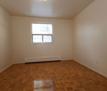 For Lease - 33 Central Parkway Unit# 203, Mississauga, Ontario - Photo 1