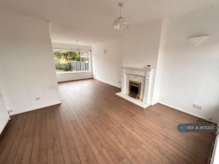 3 bedroom semi-detached house to rent - Photo 4