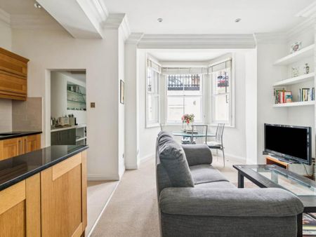 3 bedroom flat to rent - Photo 2