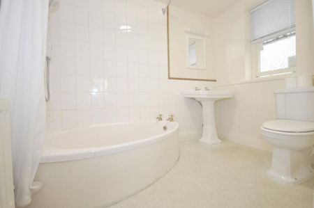 4 bedroom apartment to rent - Photo 5