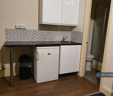 Studio to rent - Photo 6