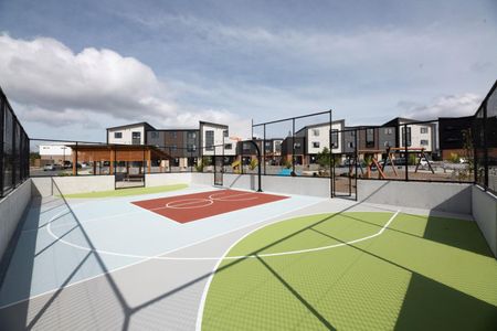 Modern living in Glen Eden / Oratia - Photo 3