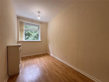 3 bedroom apartment to rent - Photo 4