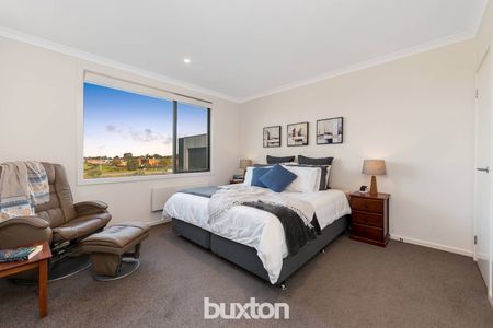 4 Merrimack Crescent, Keysborough VIC 3173 - Townhouse For Rent | Domain - Photo 2